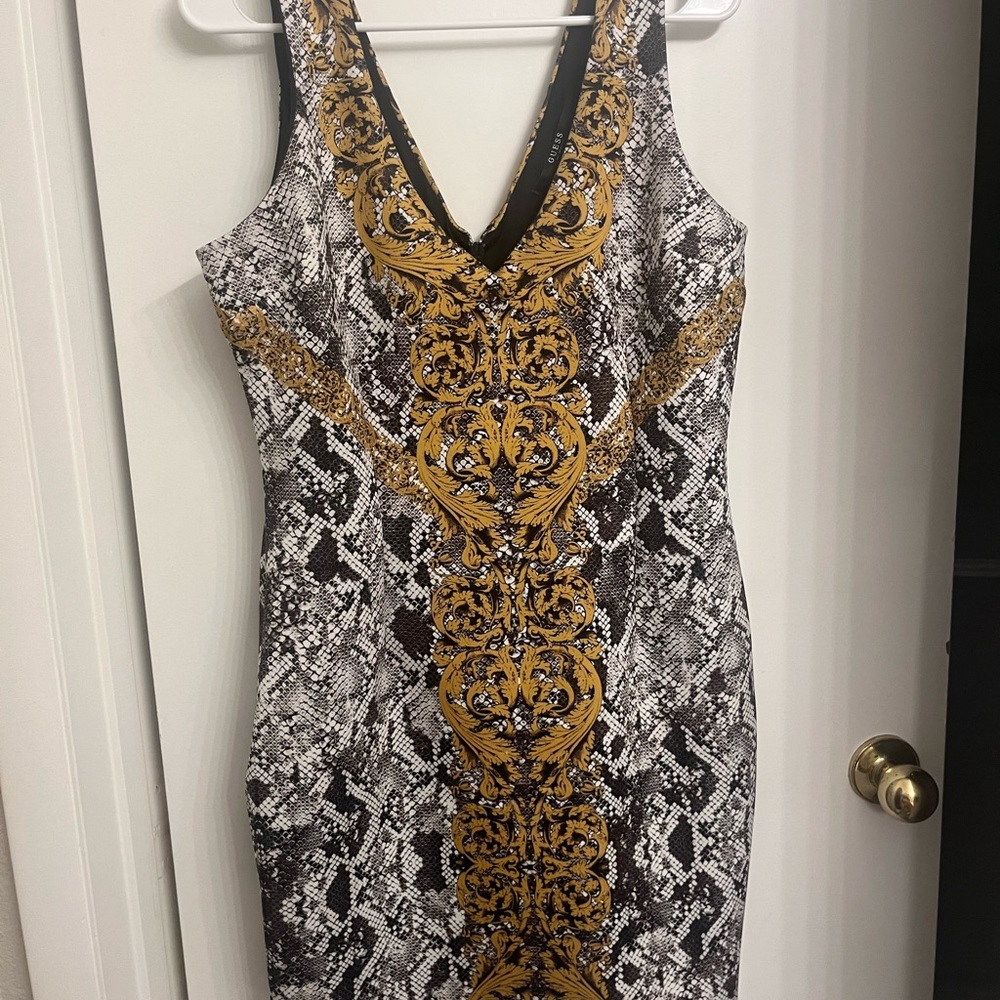 Gorgeous Unique-Patterned Dress! - image 1